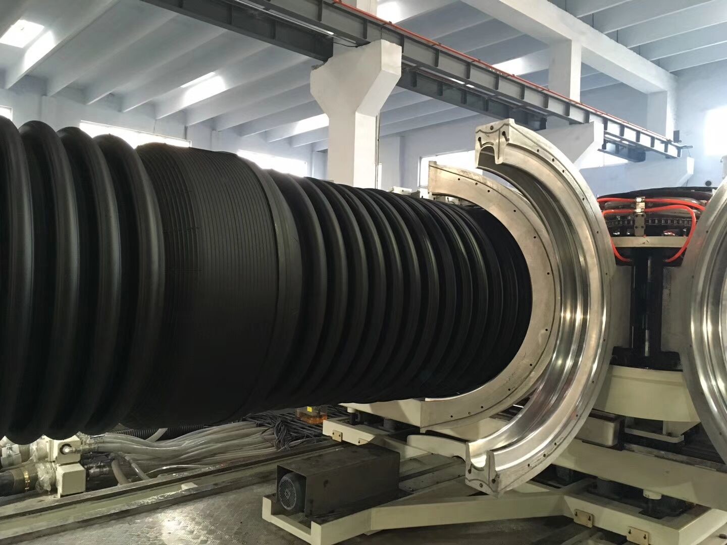 Linea ad alta velocità del tubo di DWC, attrezzatura di produzione ondulata del tubo SBG-1000