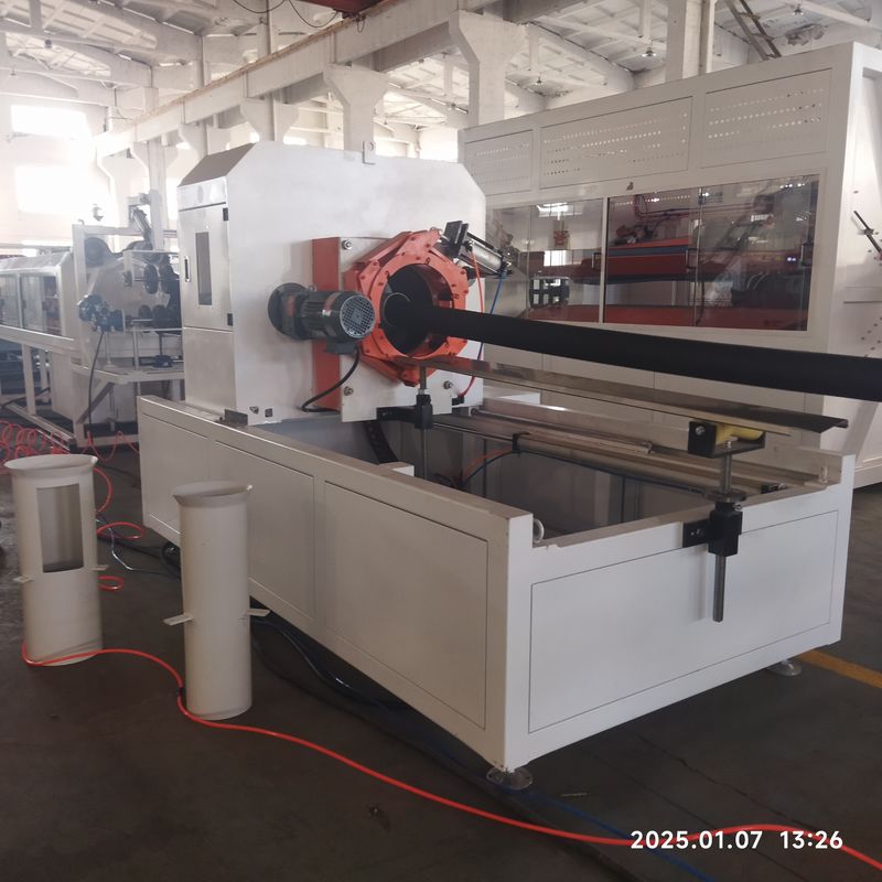 Linea di estrusione per tubi corrugati a doppia parete computerizzata con PLC Siemens e capacità 250-1000 kg/h per tubi durevoli