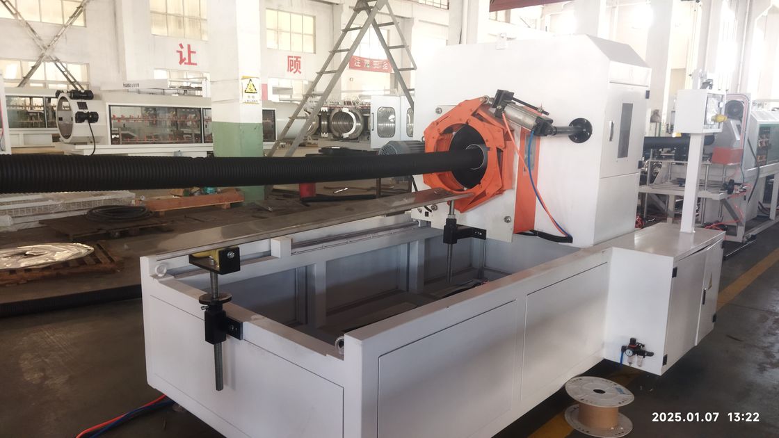 Linea di estrusione per tubi corrugati a doppia parete computerizzata con PLC Siemens e capacità 250-1000 kg/h per tubi durevoli