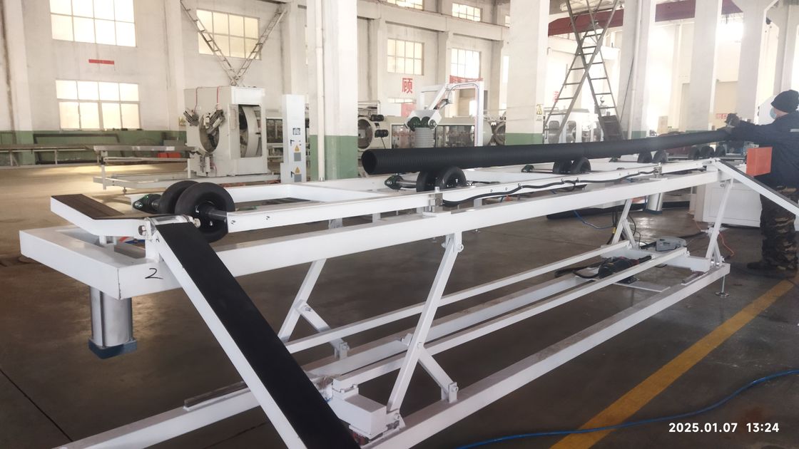 Linea di estrusione per tubi corrugati a doppia parete computerizzata con PLC Siemens e capacità 250-1000 kg/h per tubi durevoli