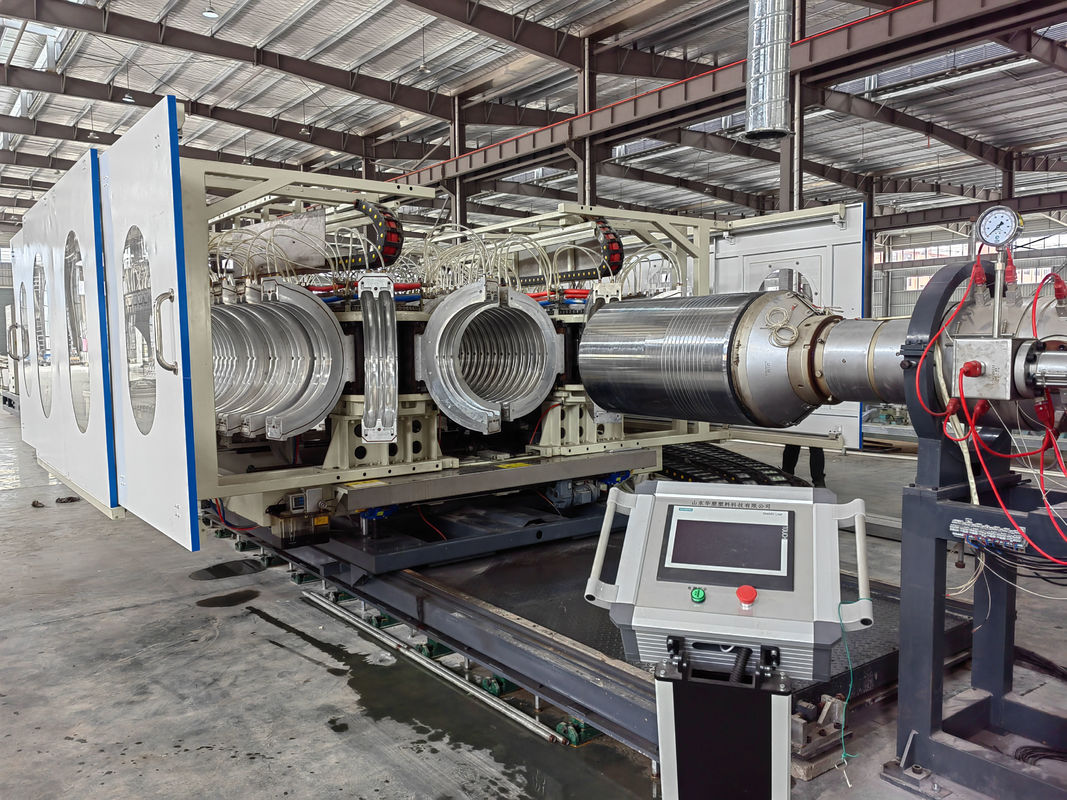 36/38 Pairs Moulds Double Wall Corrugated Pipe Extrusion Line With High Output And Siemens Electrical Parts (Linea di estrusione di tubi ondulati a doppia parete ad alta potenza e parti elettriche Siemens)