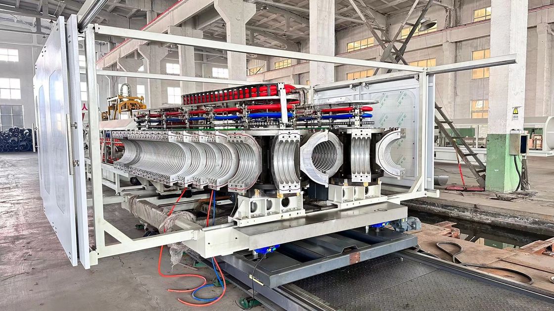 Siemens PLC Controlled Corrugated Pipe Extrusion Line Production Machine con profondità di nitrurazione di 0,4-0,7 mm