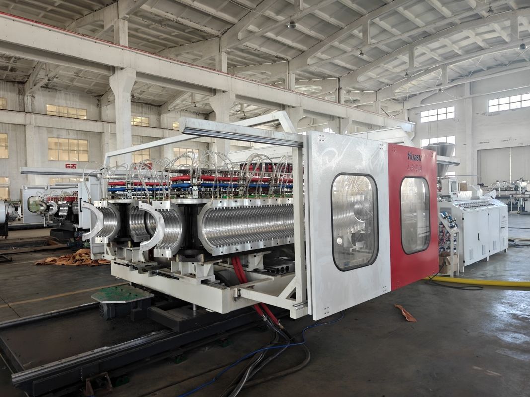 Linea di estrussione di tubi in PVC in plastica PE PP con estrusore a doppia vite conico e controllo della temperatura dell'acqua riciclata