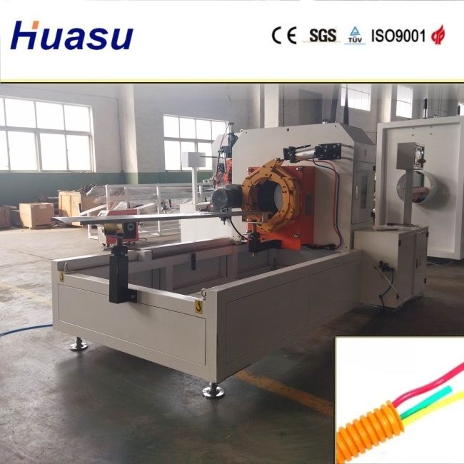 Linea di estrusione di tubi corrugati a doppia parete con una gamma di diametro di taglio da 32 a 1600 mm e un processo di raffreddamento ad acqua con tecnologia Siemens PLC