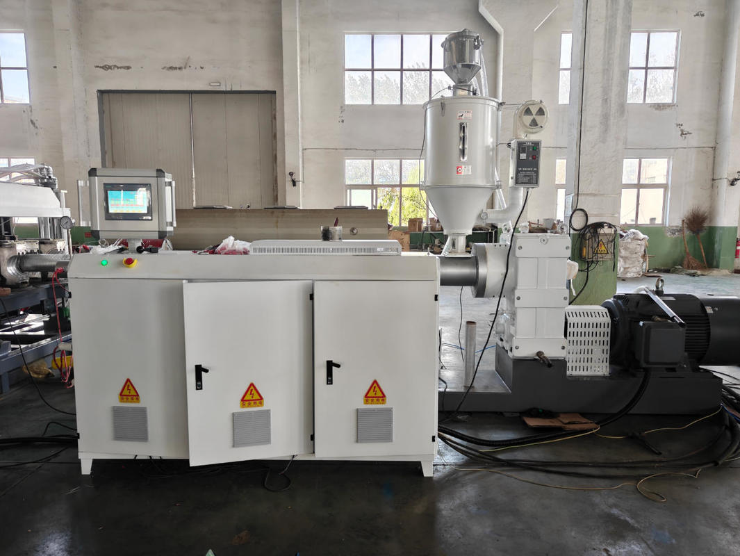 Linea di estrusione per tubi corrugati a parete singola con tensione 220-440V, velocità di uscita massima 15 m/min e specifiche 75-250mm