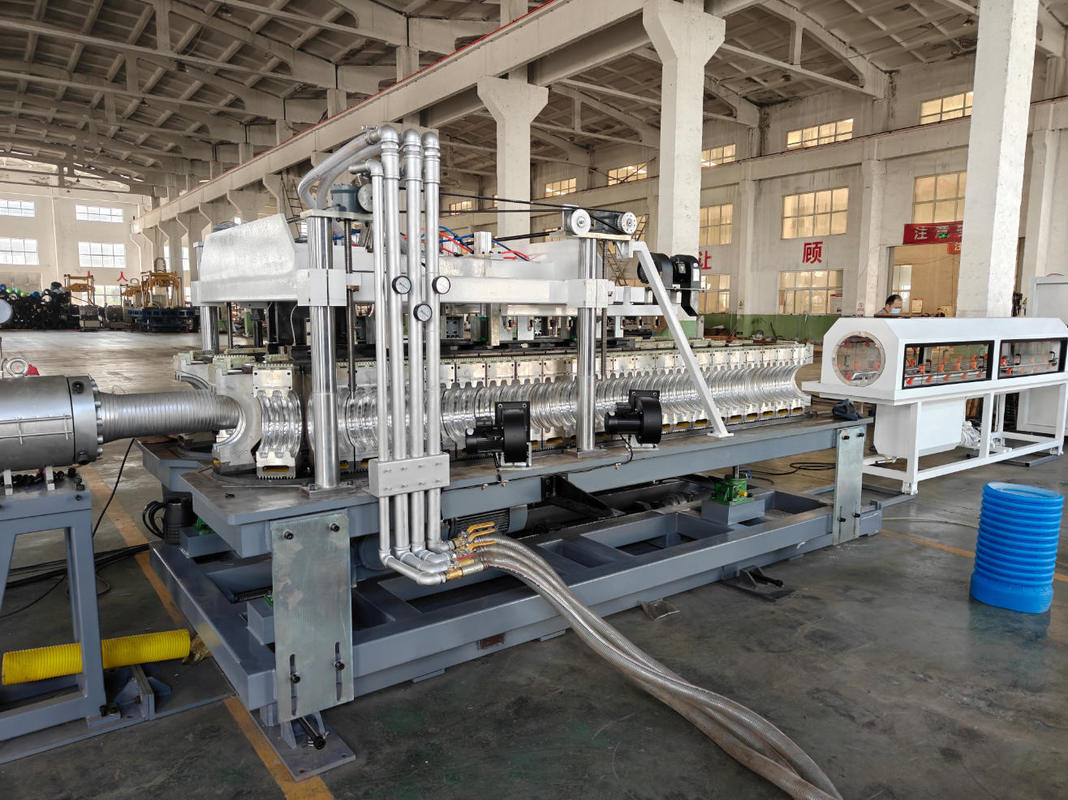 Linea di estrusione per tubi corrugati a parete singola automatica con inverter Siemens e relè Omron per tubi da 75-250mm
