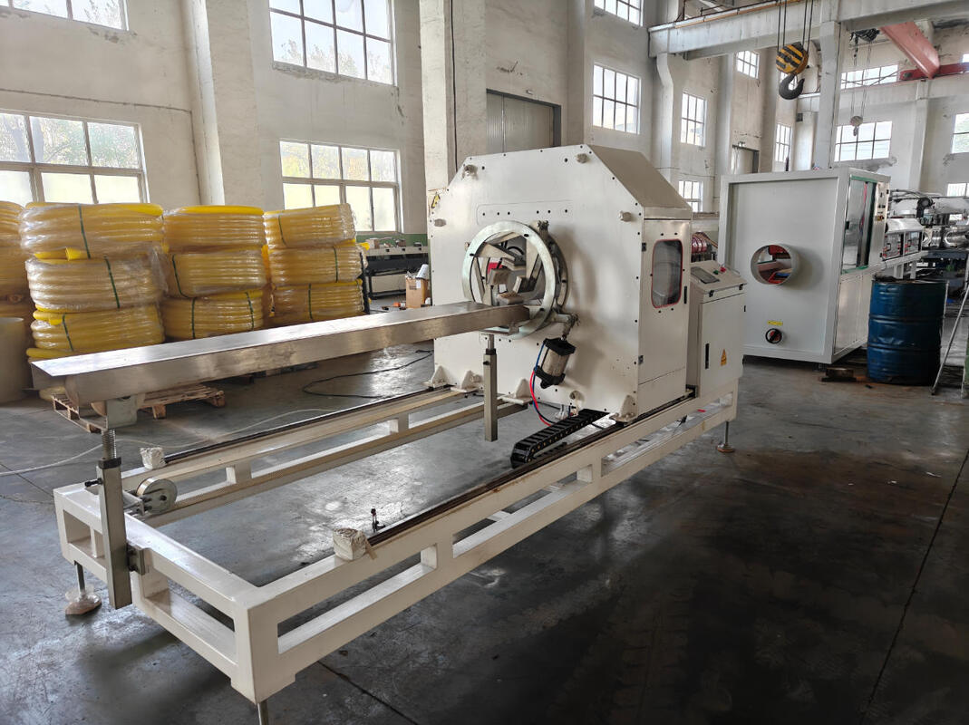 Linea di estrusione di tubi ondulati a doppia parete con vite a canna ad alta durezza HV>740 e materiale di ingranaggio 20CrMnTi in configurazione verticale o orizzontale