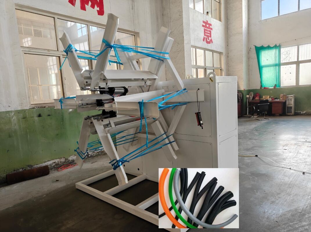 Linea di estrusione per tubi corrugati a doppia parete con durezza del cilindro HV>940, materiale ingranaggi 20CrMnTi e rapporto vite 33:1