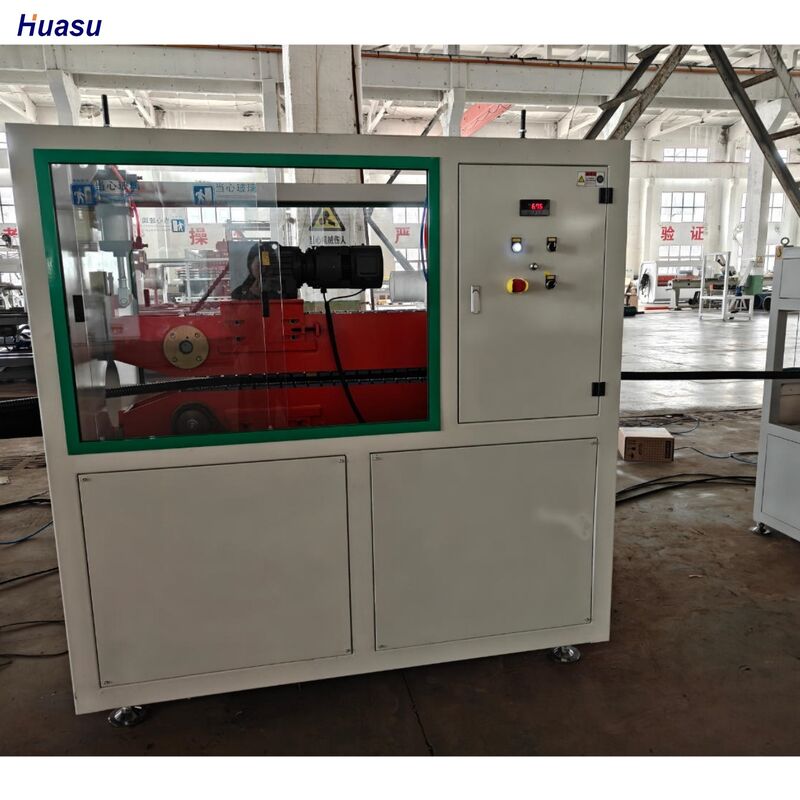 Linea di estrusione di tubi ondulati a parete singola ad alta precisione con sistemi di alimentazione automatica e raffreddamento ad acqua