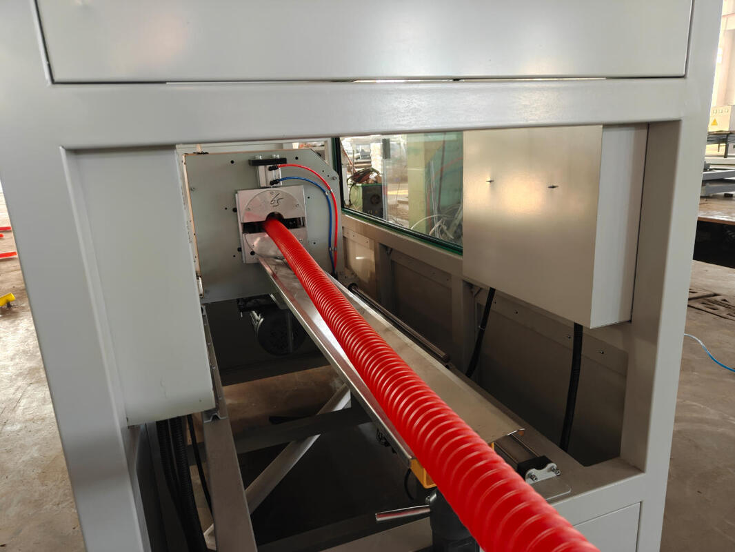 Linea di estrusione di tubi corrugati a doppia parete con regolatore di frequenza Siemens e vite a canna HV>740 per la produzione di tubi PE