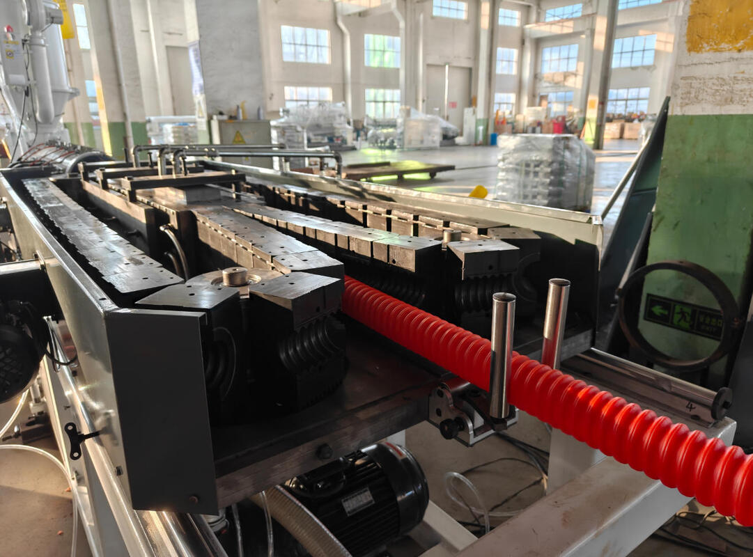 Linea di estrusione di tubi corrugati a doppia parete con regolatore di frequenza Siemens e vite a canna HV>740 per la produzione di tubi PE