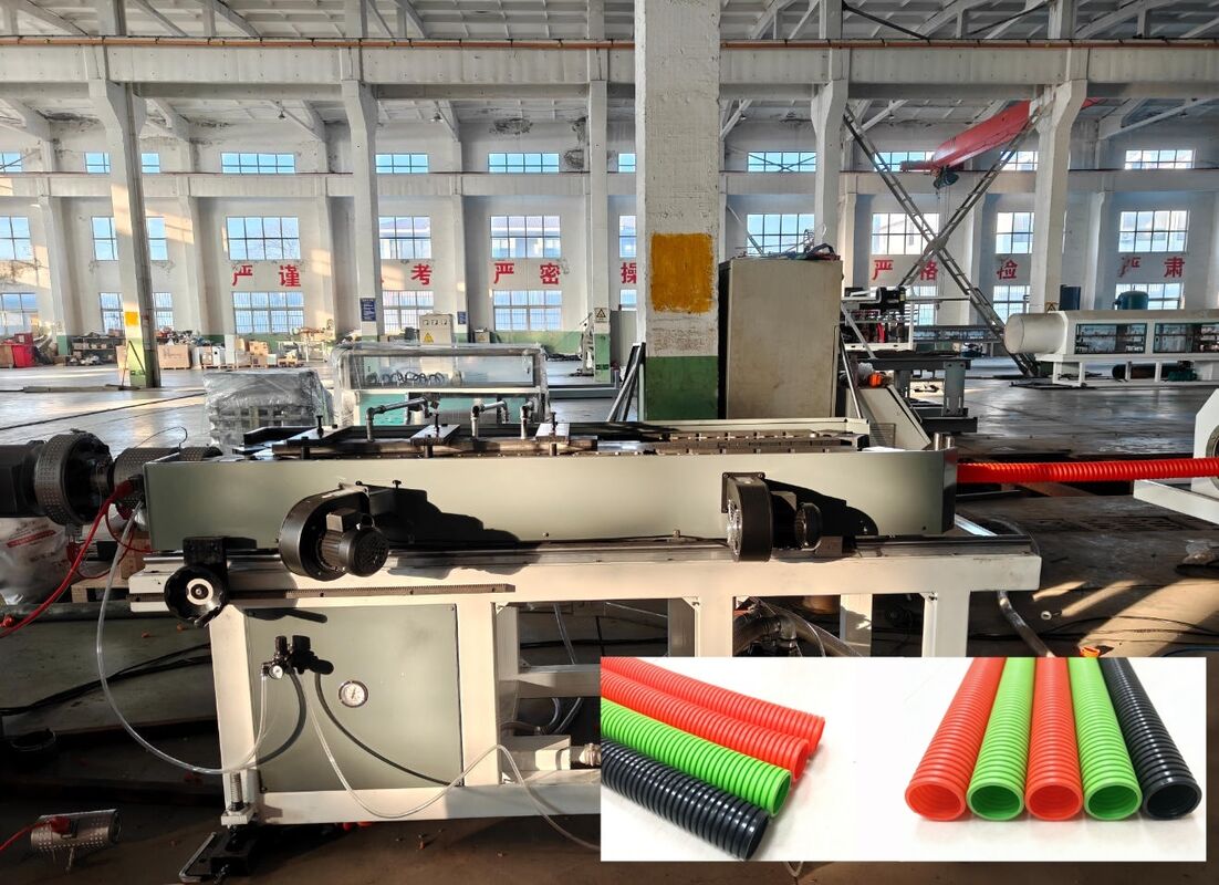 Linea di estrusione per tubi corrugati a parete singola con elettrics principali Siemens Schneider, PLC, controllo remoto e materiale del cilindro 38CrMoAlA