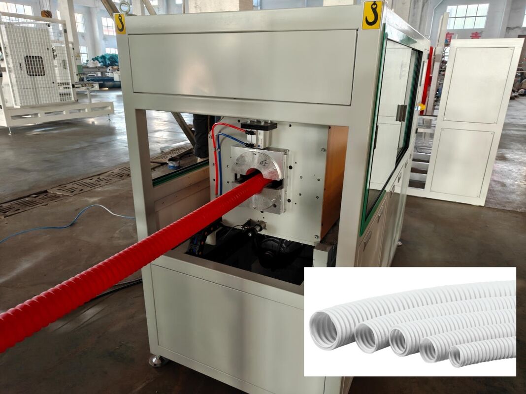 Linea di estrusione per tubi corrugati a parete singola con controllo PLC, che incorpora HDPE e corrugatore a stampo rotante per la produzione di tubi