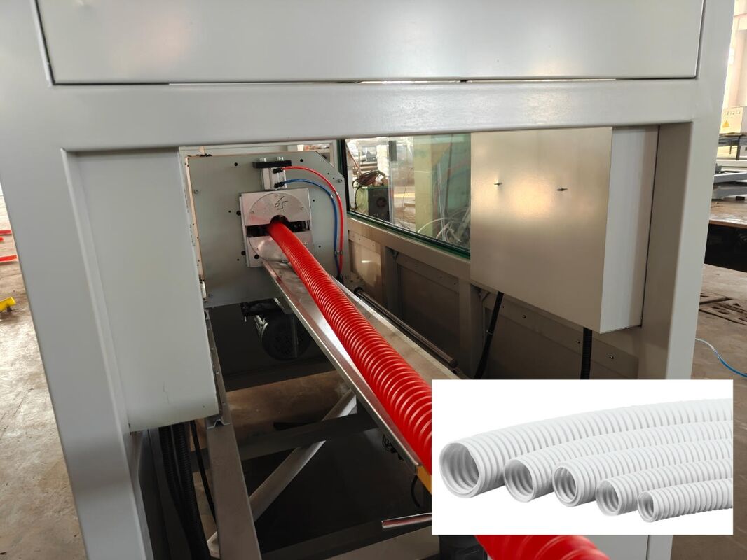 Linea di estrusione per tubi corrugati a parete singola con raffreddamento ad acqua, un alimentatore e 1 corrugatore per garantire un processo di produzione stabile