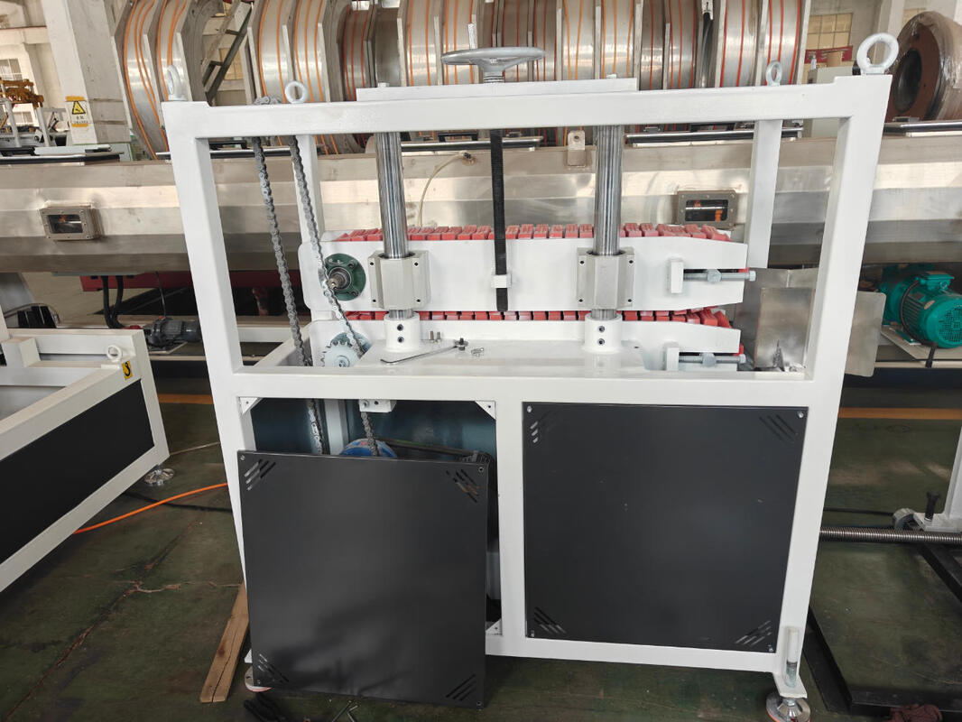 Equipaggiamento per tubi elettrici Linea di produzione di tubi a spirale dotata di macchina di avvolgimento 100 m rotolo in grado di gestire varie dimensioni di tubi