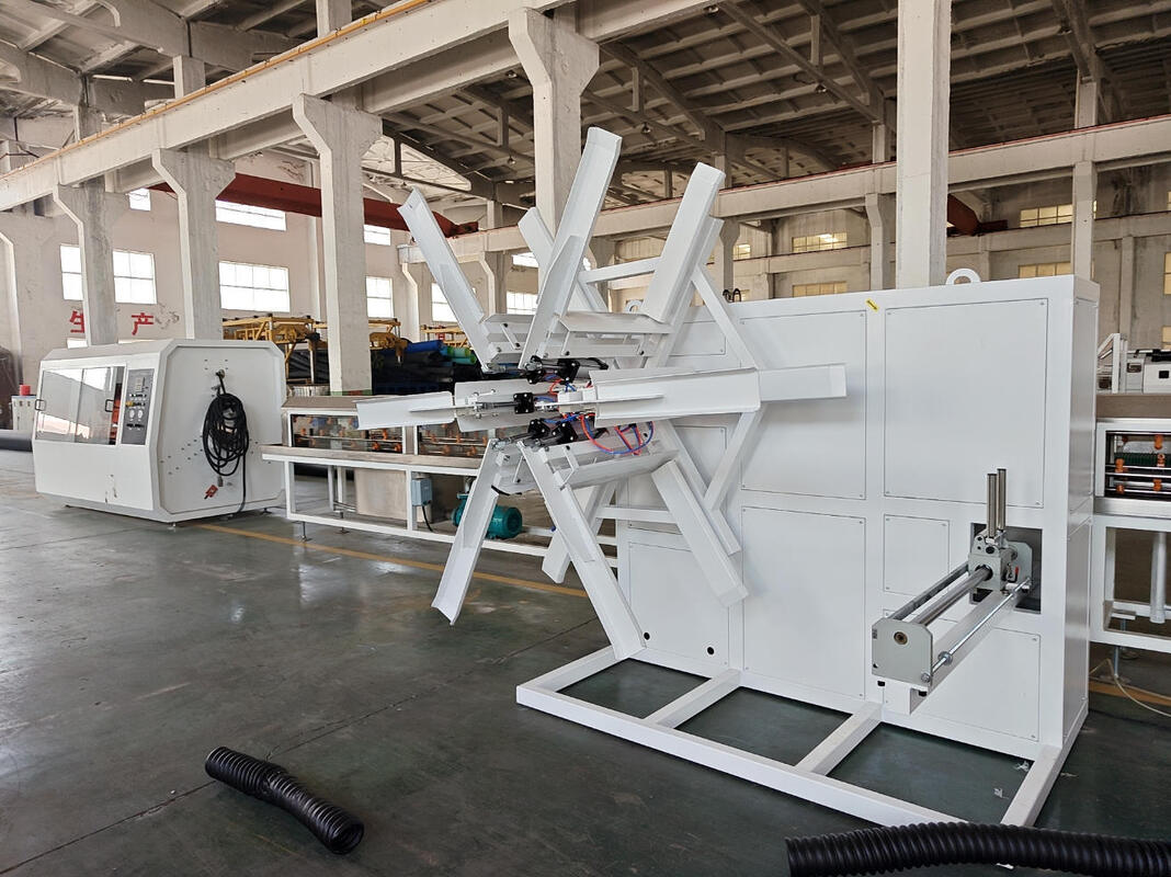 Linea di estrusione di tubi a spirale con controllo PLC che incorpora materiale per tubi in PP e avvolgitore in rotoli da 100 m per tubi consistenti